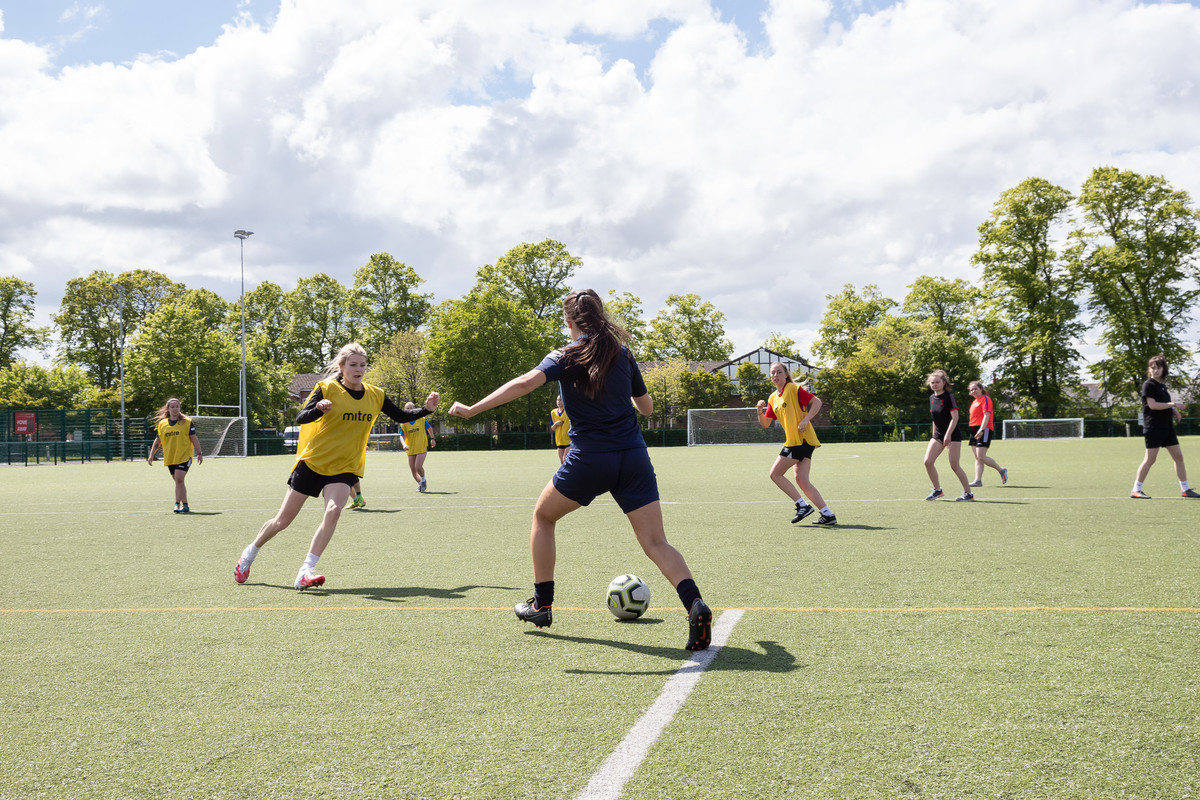 Active Campus Women’s Beginner Football